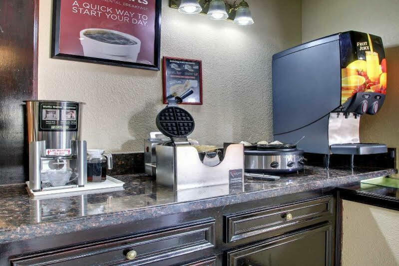 Econo Lodge Clinton Ngoại thất bức ảnh